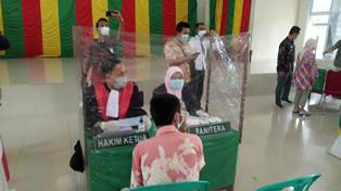 PN Rengat Gelar Sidang Pelanggar Prokes, 8 Orang Kena Denda Ratusan Ribu